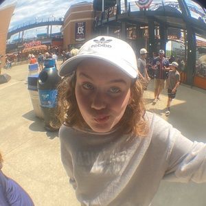 Meet your Posher, Ani